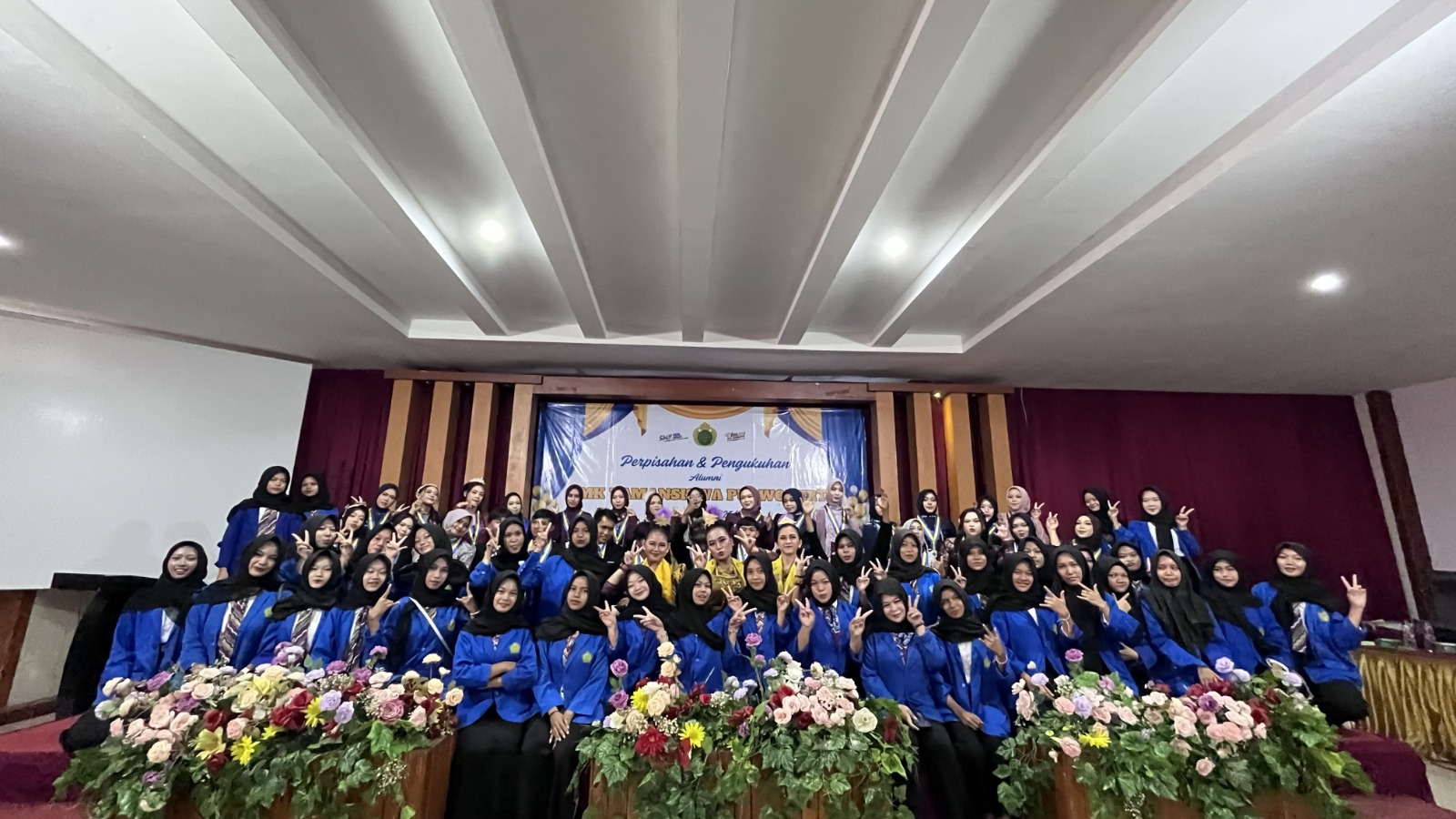 Melangkah Pasti Menuju Masa Depan Gemilang: Dokumentasi Pelepasan Siswa Kelas XII SMK Tamansiswa Purwokerto 2025/2026
