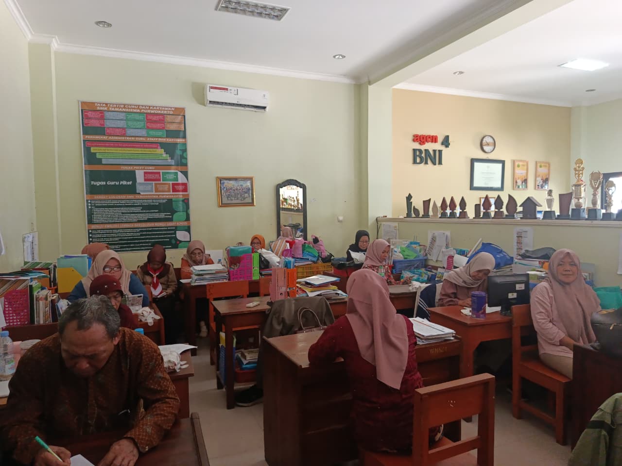 Rapat pleno kelulusan kelas XII tahun 2026 SMK Tamansiswa Purwokerto 4