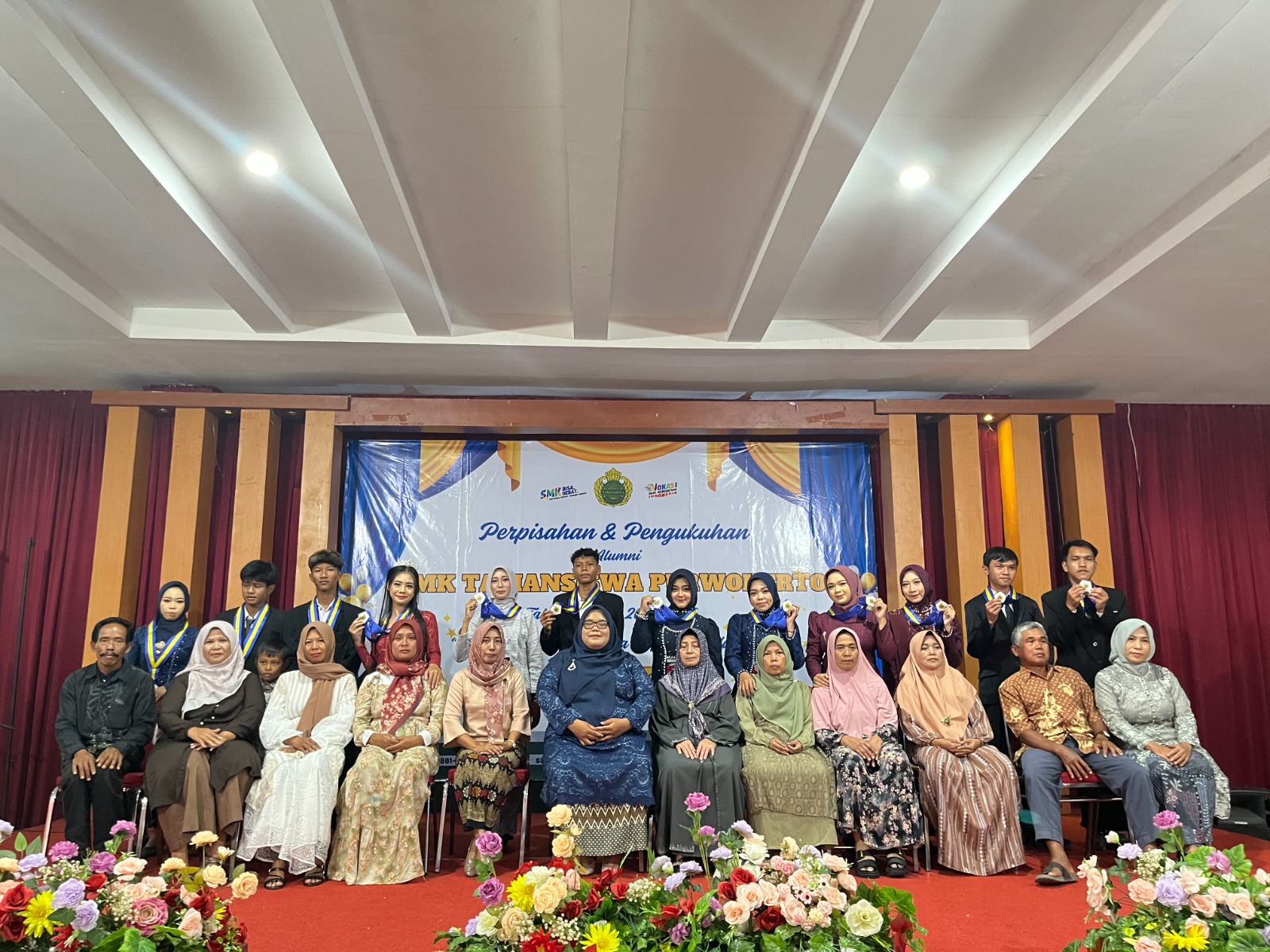 Dokumentasi Pelepasan Siswa Kelas XII SMK Tamansiswa Purwokerto 2025/2026 5