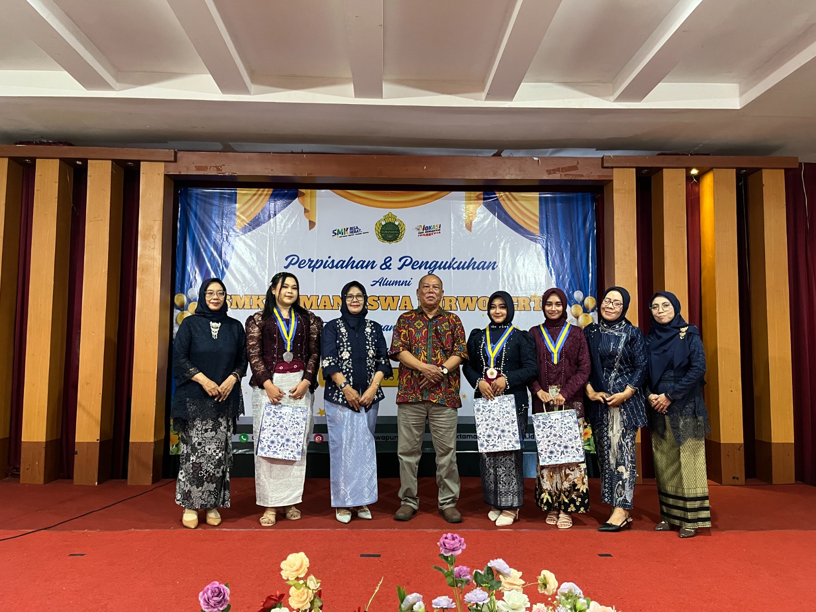 Dokumentasi Pelepasan Siswa Kelas XII SMK Tamansiswa Purwokerto 2025/2026 3